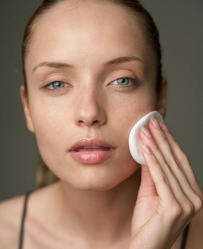 Gesichtsreinigung: Warum sie die Basis gesunder Haut ist