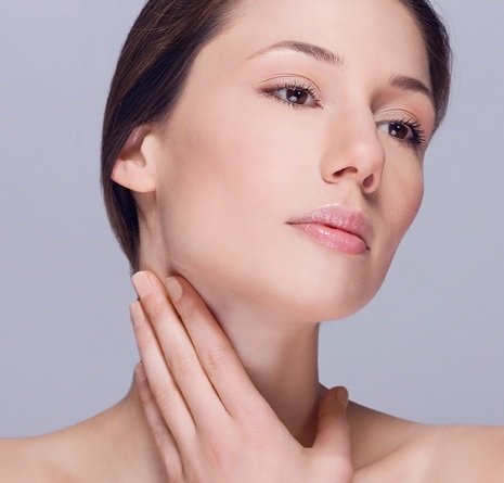 Erste Fältchen erkennen und rechtzeitig pflegen